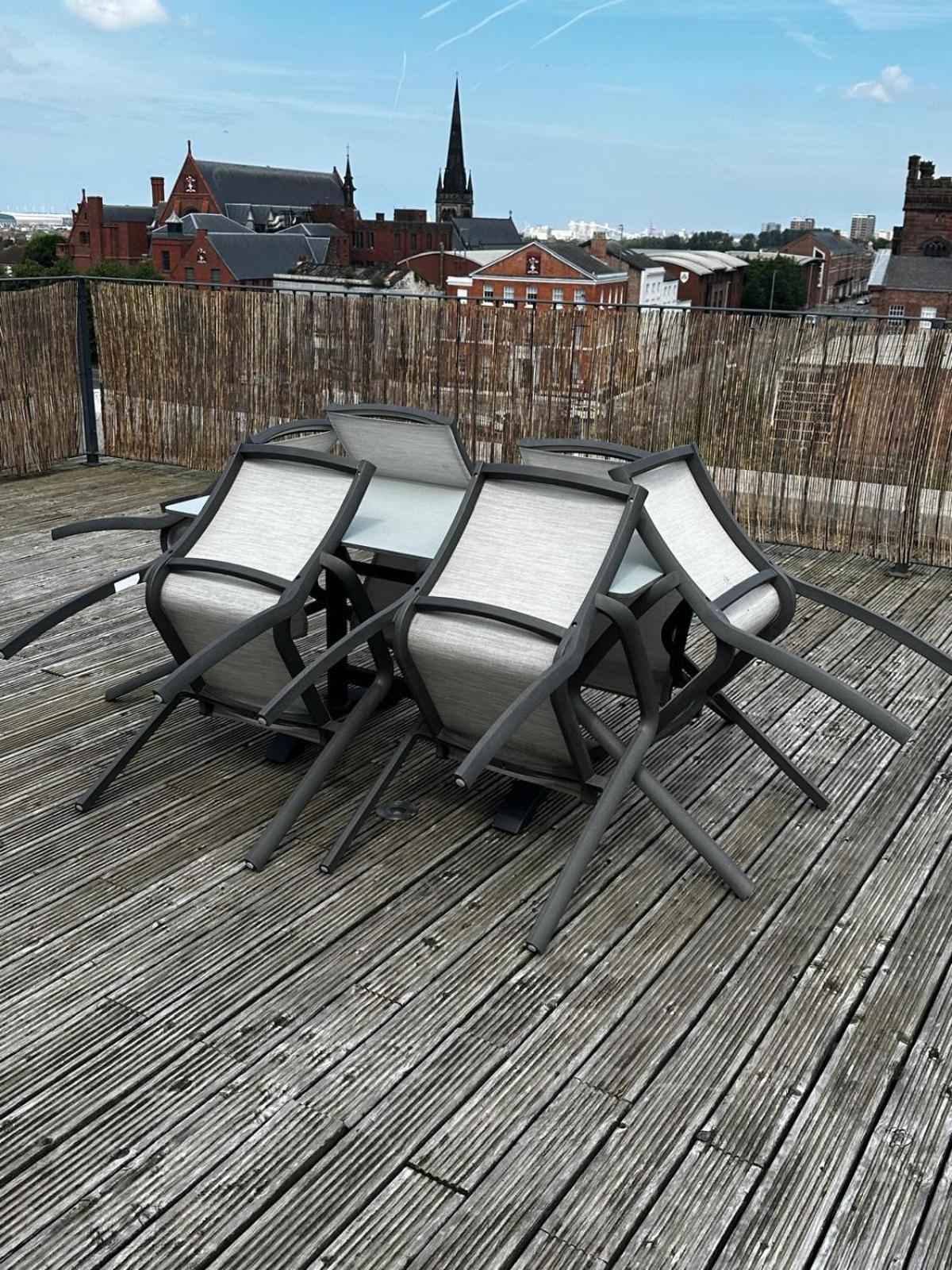 Penthouse - Centre - Nhs - Royal Hospital